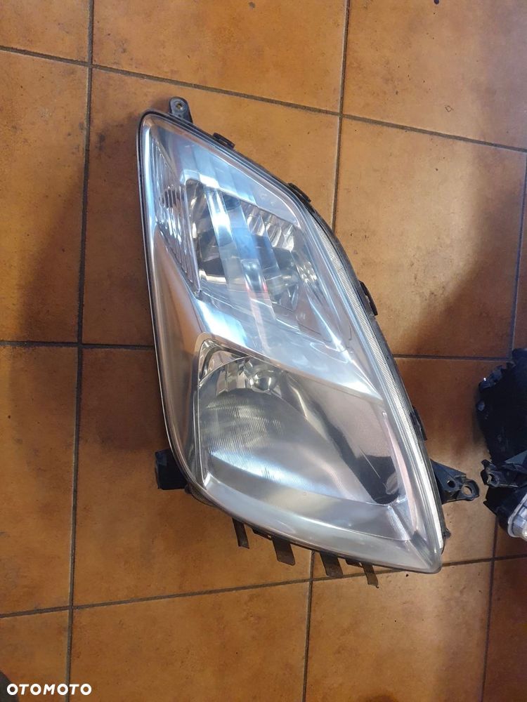 REFLEKTOR PRAWY TOYOTA PRIUS II 03-09 EUROPA - 2