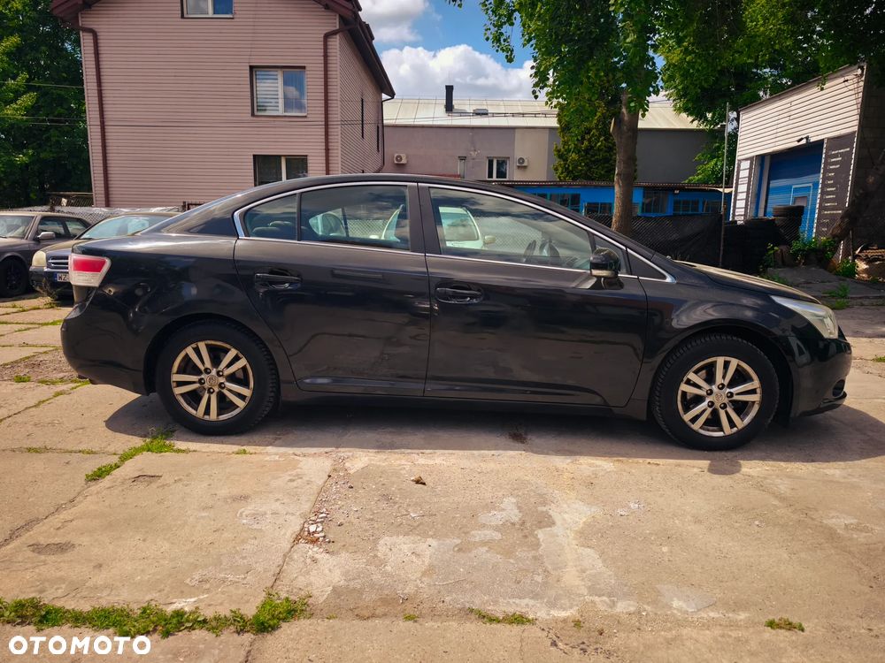 Toyota Avensis - 6