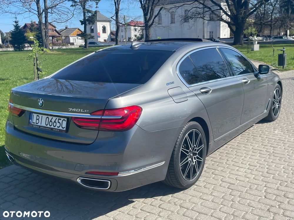 BMW Seria 7 740Le iPerformance - 3