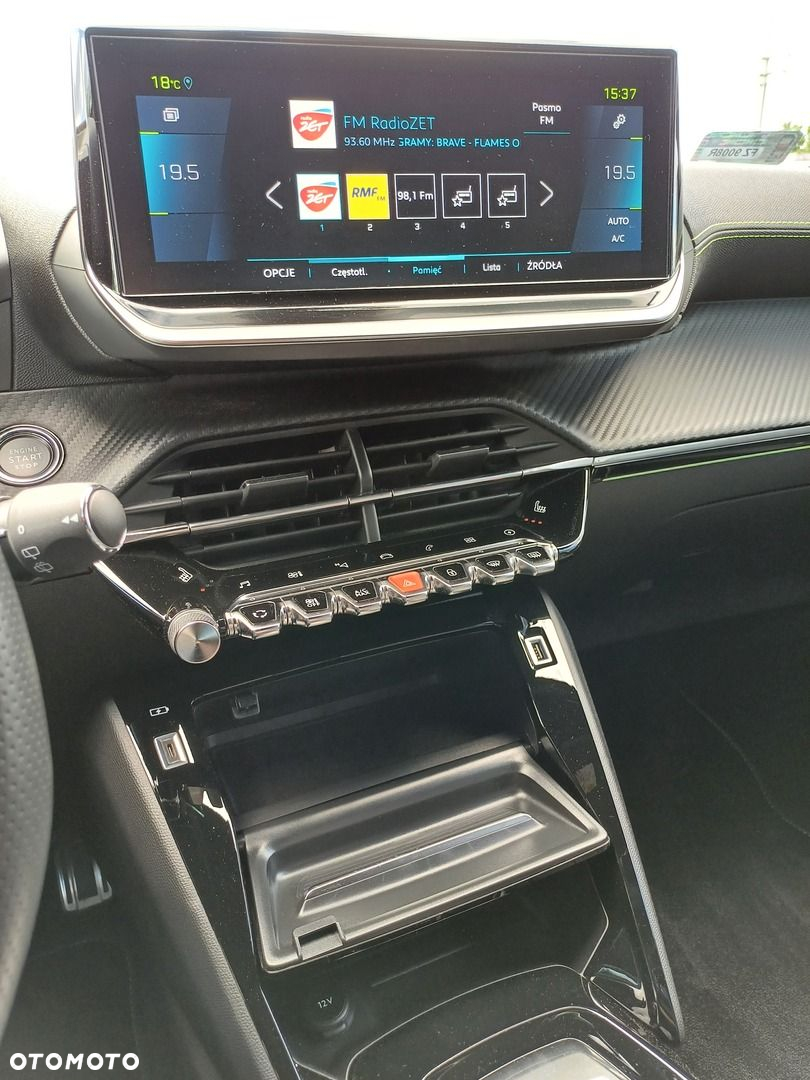 Peugeot 208 e-208 GT - 17