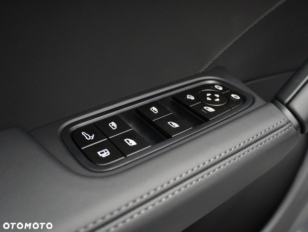 Porsche Cayenne E-Hybrid PHEV Black Edition - 19