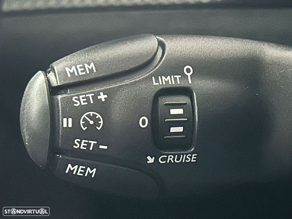 Peugeot 2008 1.2 PureTech Active - 17