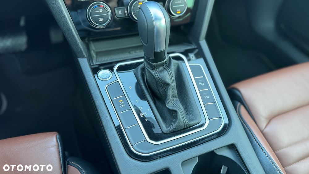 Volkswagen Passat 2.0 TDI SCR DSG Elegance - 22