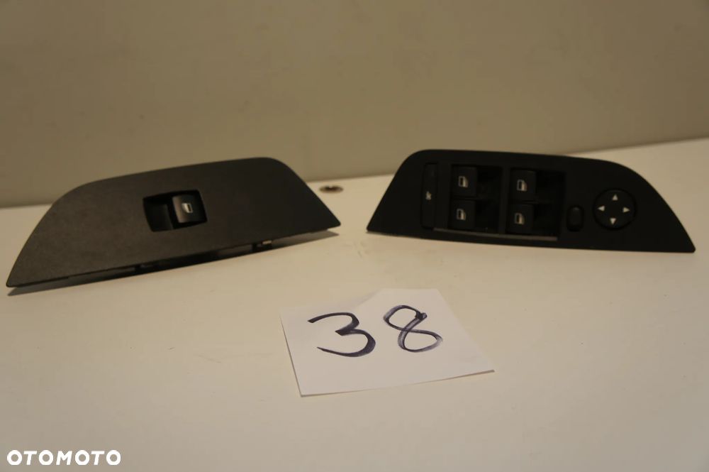 NR 38 Przyciski szyby, lusterka przód BMW X1 E84 299293 299294 prawy, lewy - 1