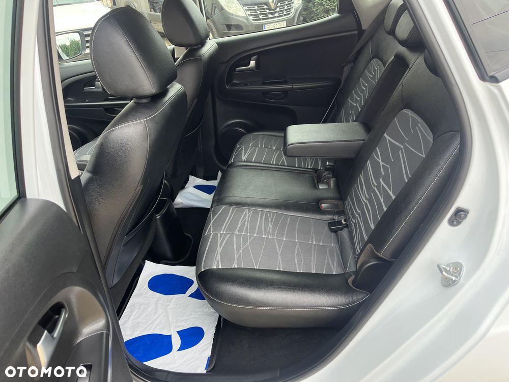 Kia Venga 1.6 CVVT Dream-Team Edition - 11