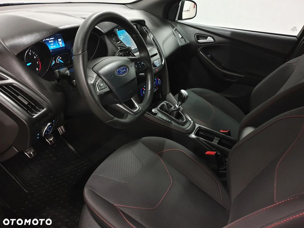 Ford Focus 1.5 EcoBoost STart-Stopp-System ST-LINE - 9