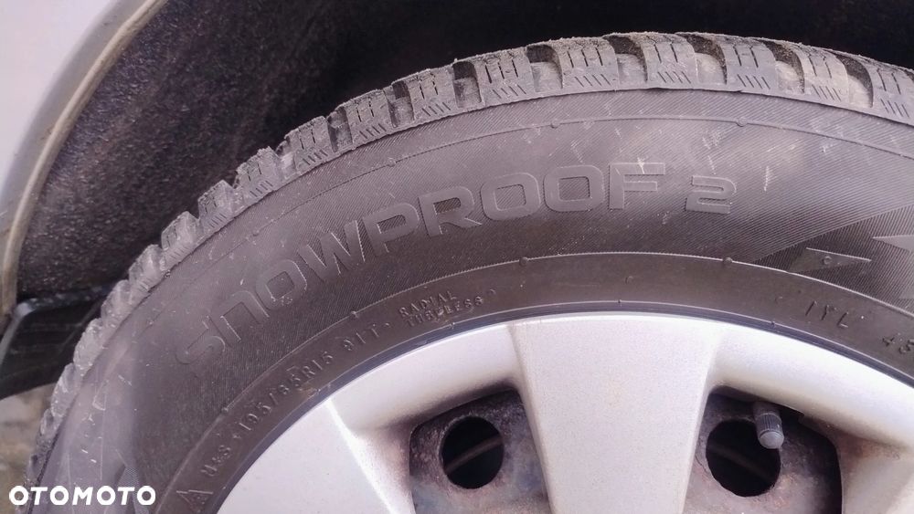 Toyota Auris 1.4 D-4D Terra EU5 - 18