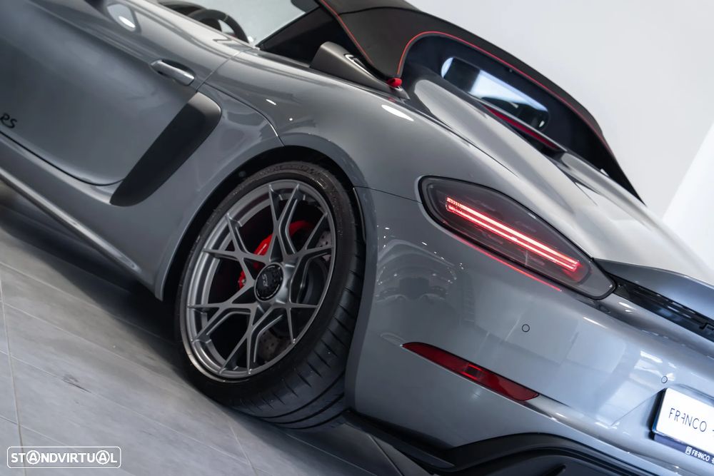Porsche 718 Spyder RS - 6