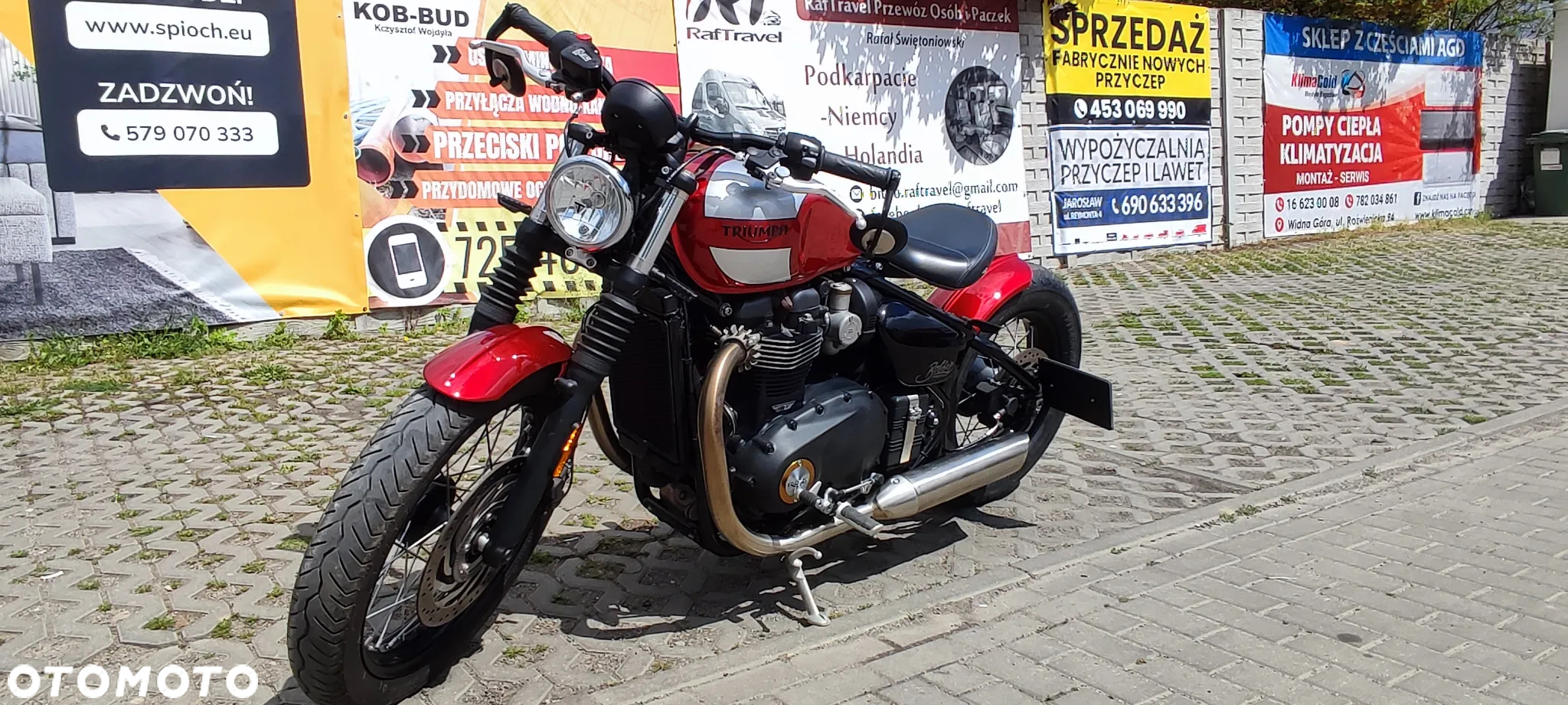 Triumph Bonneville Bobber - 2