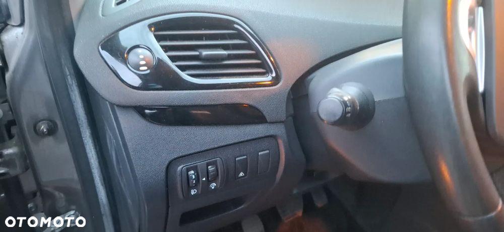 Renault Scenic 1.6 16V 110 Dynamique - 25