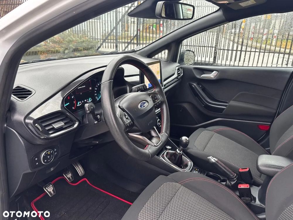 Ford Fiesta 1.0 EcoBoost S&S ST-LINE - 17