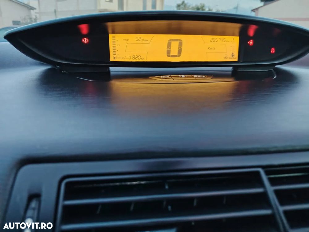 Citroën C4 1.6 HDI FAP Confort - 10