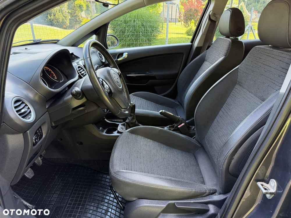 Opel Corsa 1.2 16V Cosmo - 12