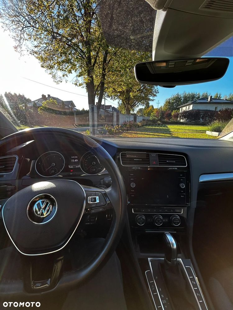 Volkswagen Golf - 6
