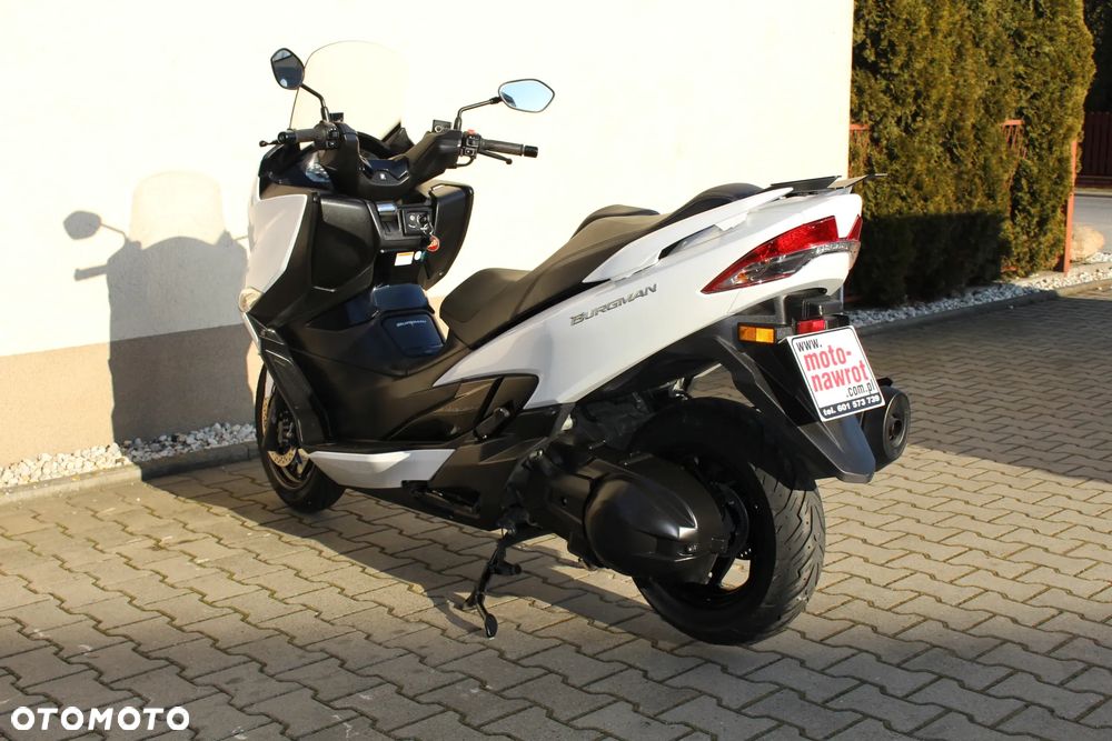 Suzuki Burgman - 32