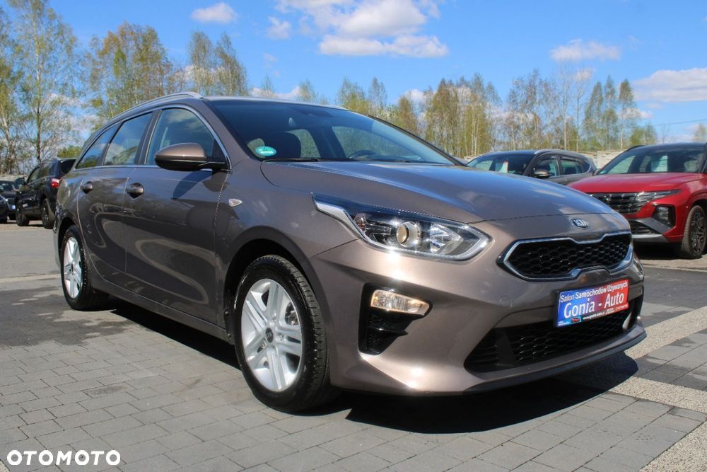 Kia Ceed - 11