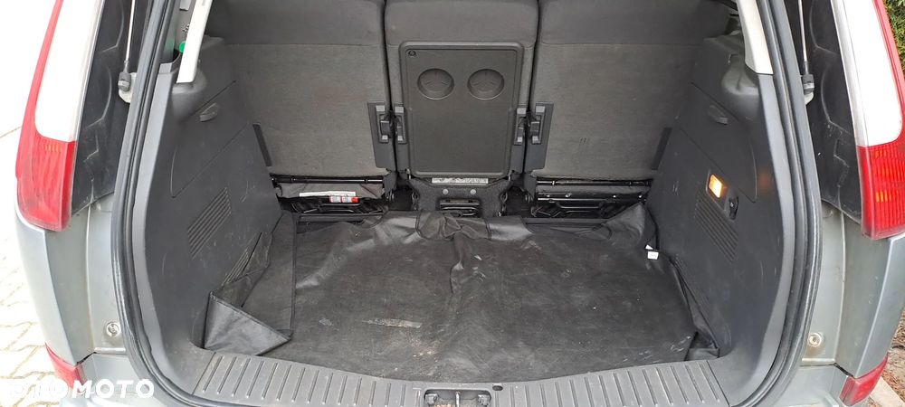 Ford Focus C-Max - 12