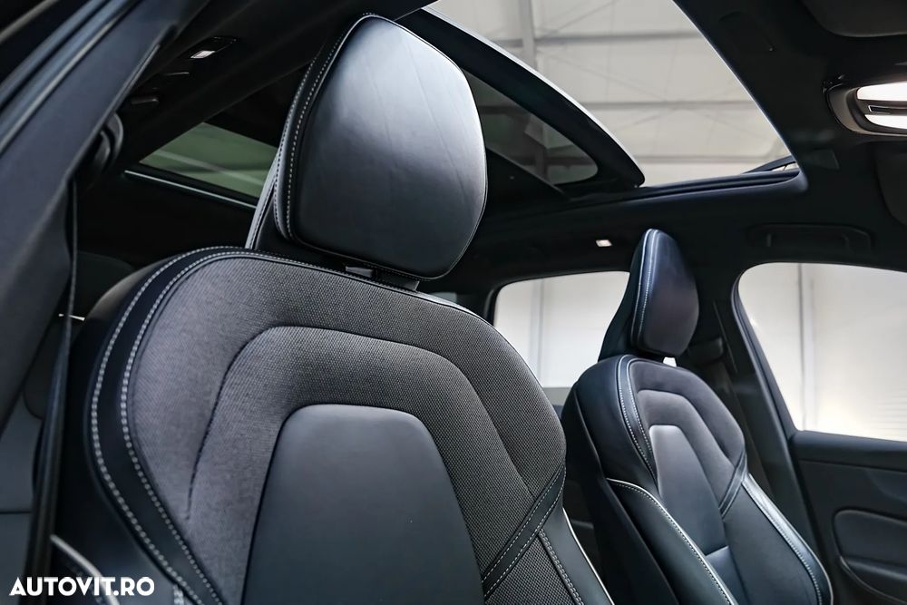 Volvo XC 60 B4 D AWD Ultimate Dark - 39