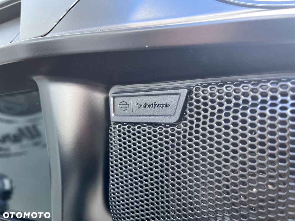 Harley-Davidson Touring Street Glide - 11