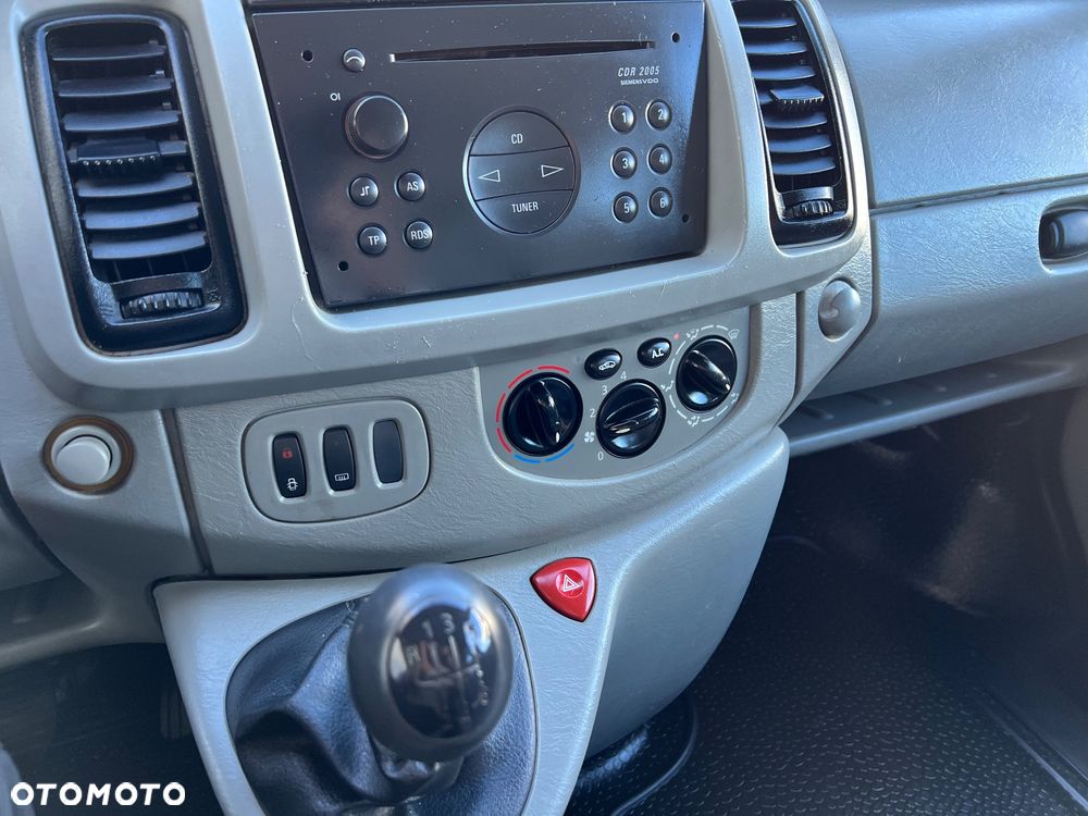 Opel Vivaro LONG - 32