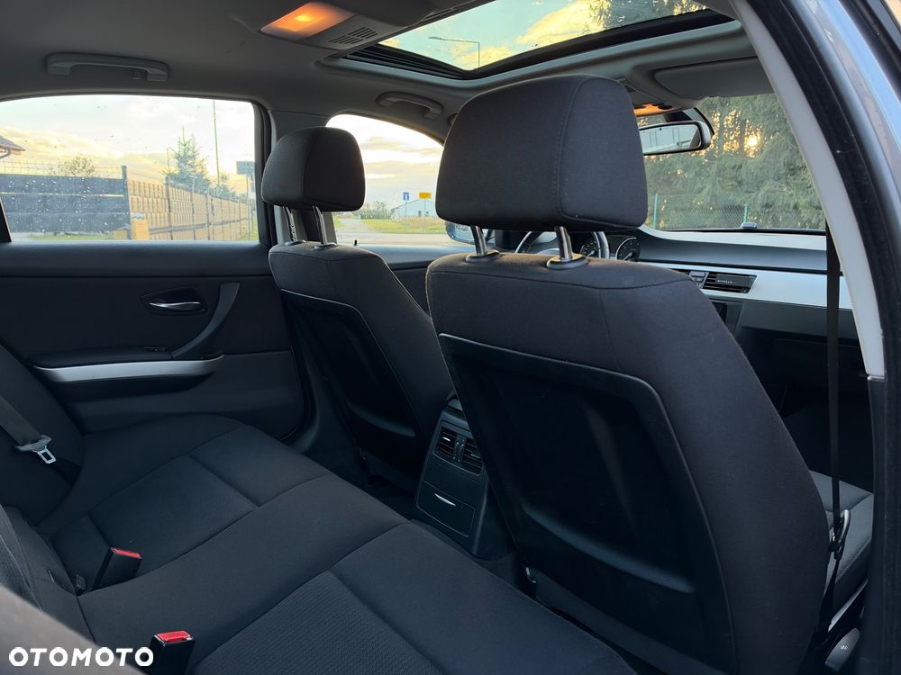 BMW Seria 3 318i Edition Exclusive - 19