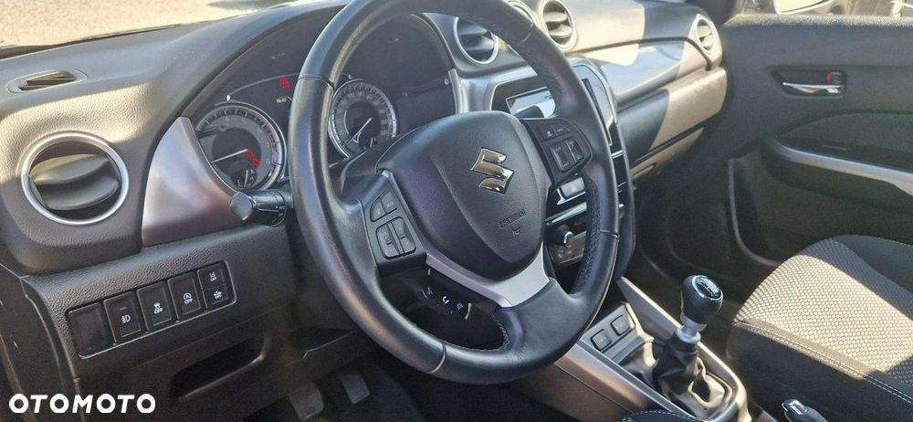Suzuki Vitara - 23