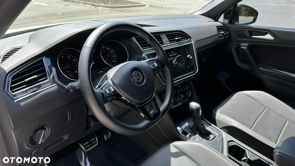 Volkswagen Tiguan - 14