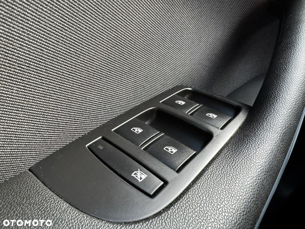 Opel Zafira 1.4 Turbo Business Edition - 26