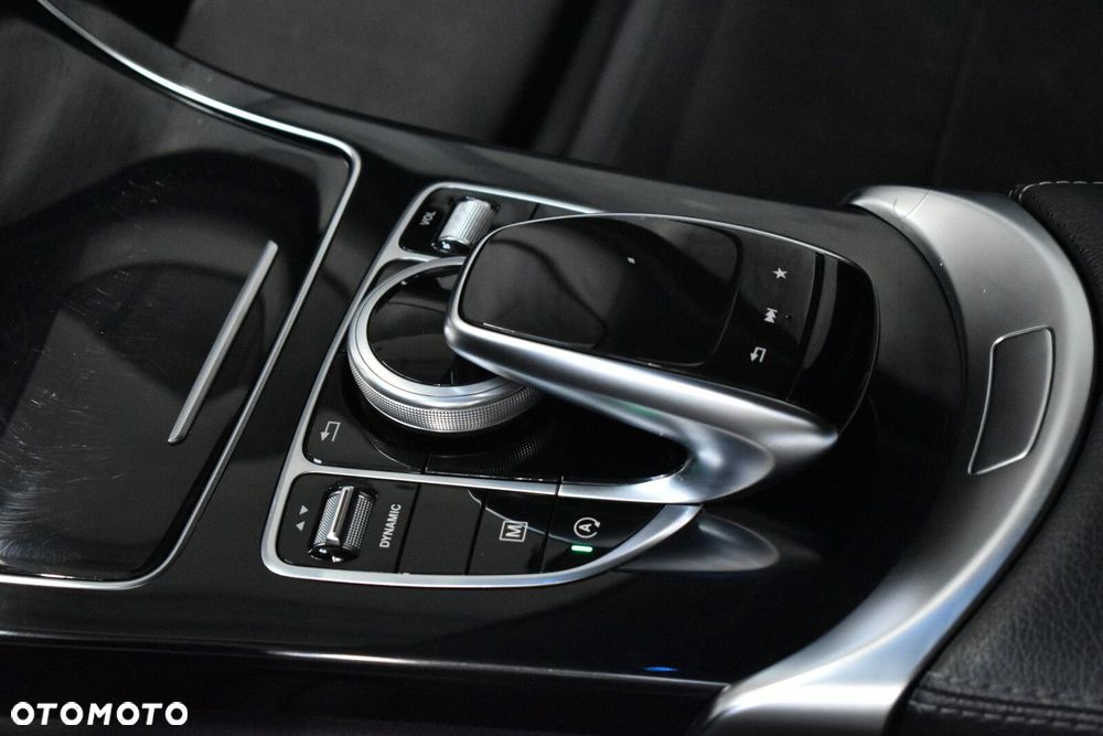 Mercedes-Benz GLC - 21