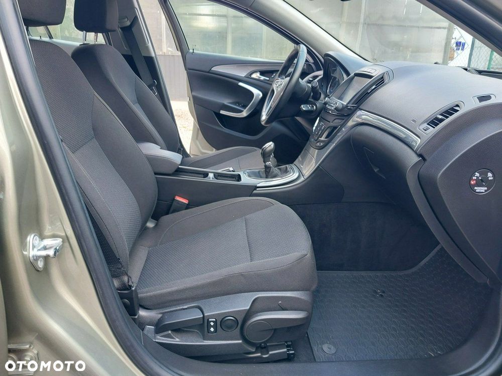 Opel Insignia - 12