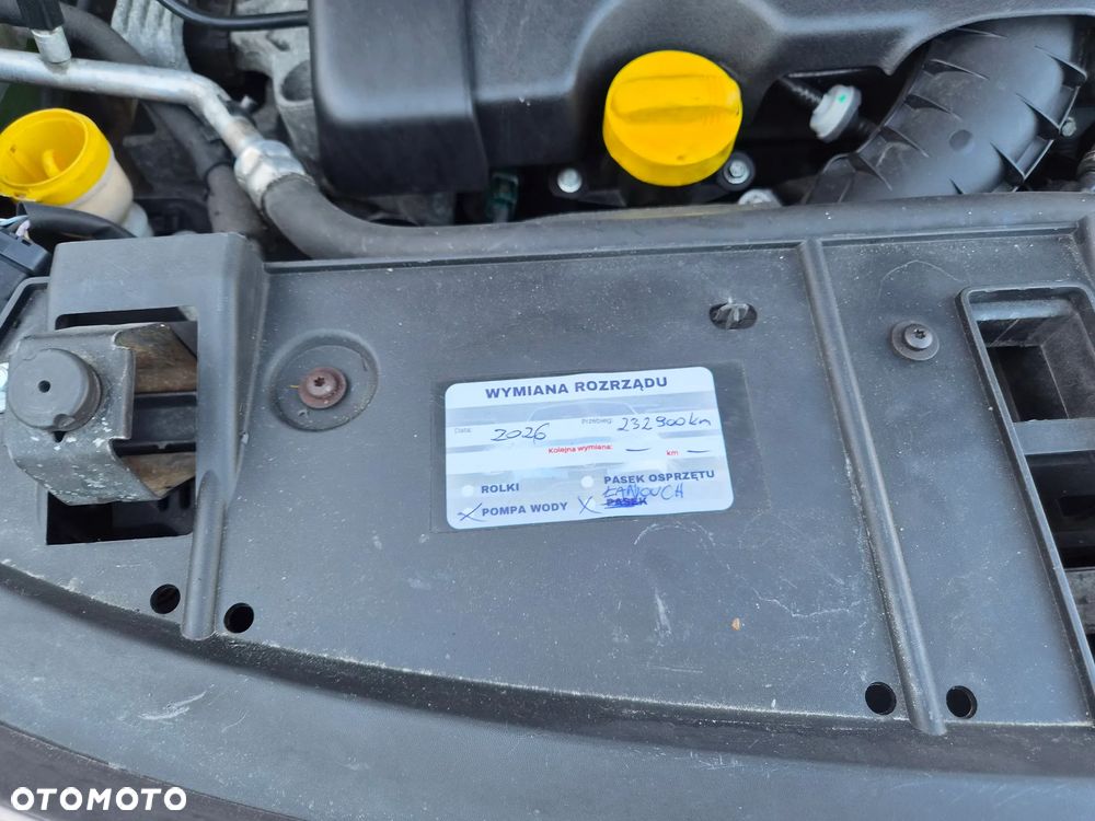 Renault Grand Scenic - 32