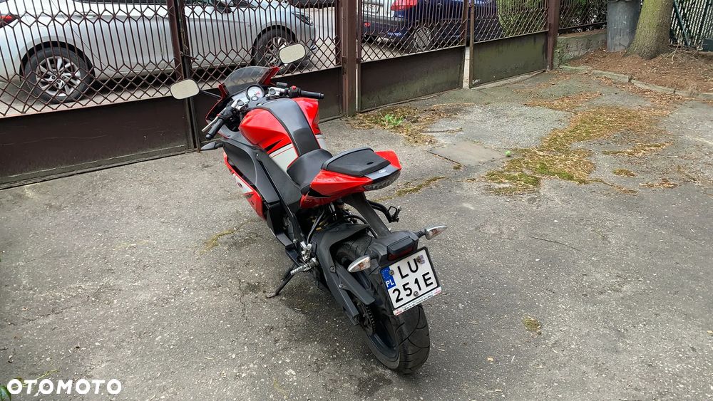Yamaha YZF - 4