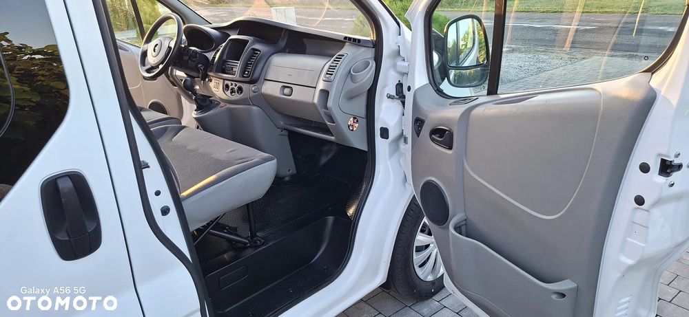 Opel Vivaro - 12