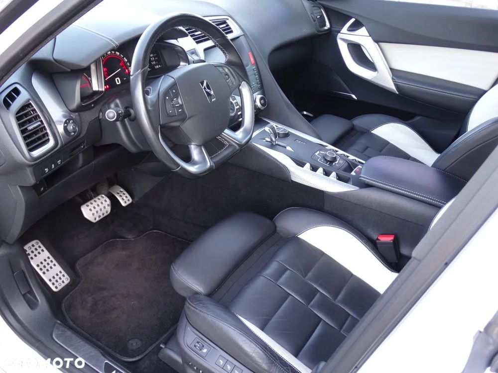 Citroën DS5 Hybrid4 EGS6 SportChic - 11