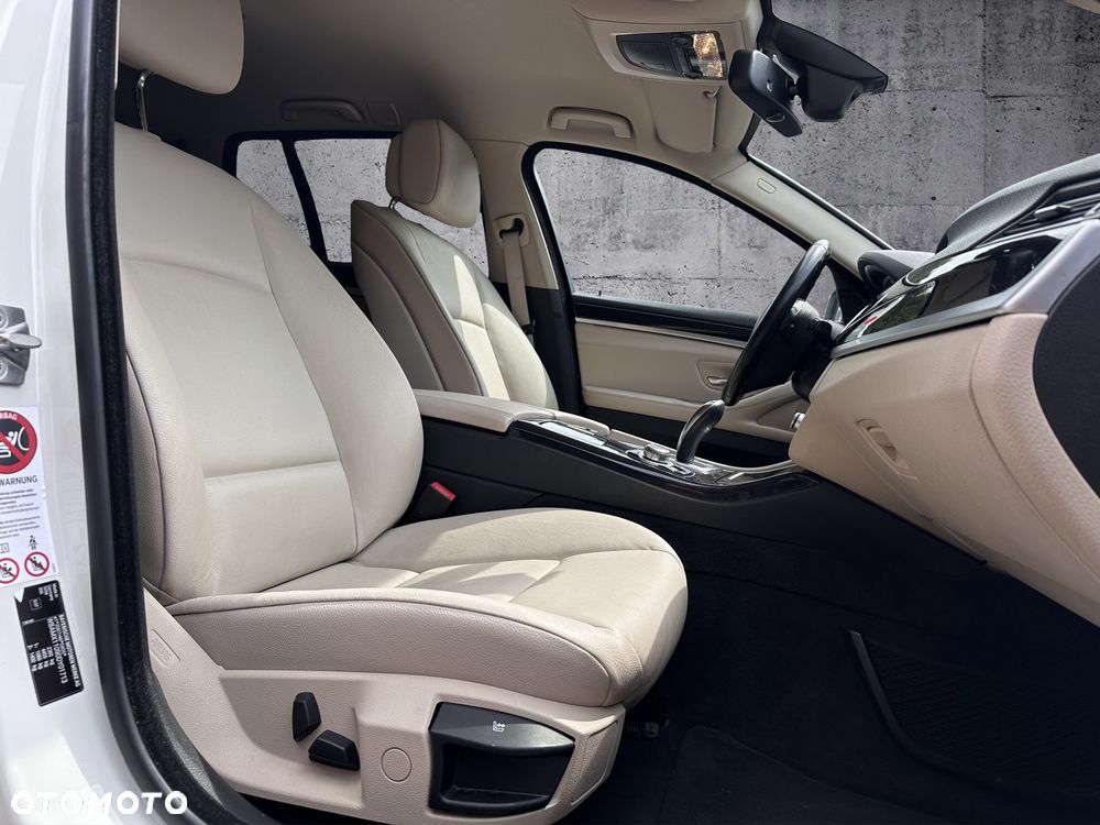 BMW Seria 5 520d Luxury Line - 13