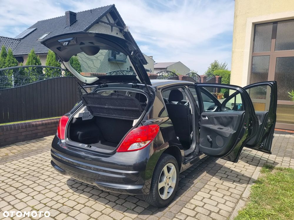 Peugeot 207 1.4 Presence Grand Prix - 31