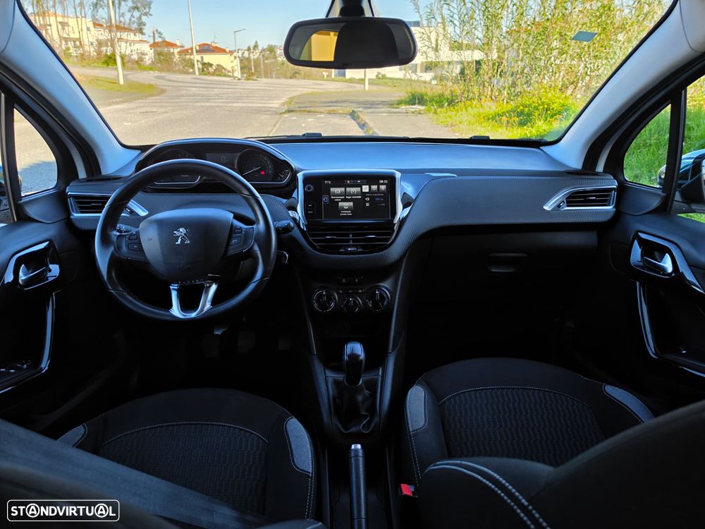 Peugeot 208 1.2 PureTech Style - 9