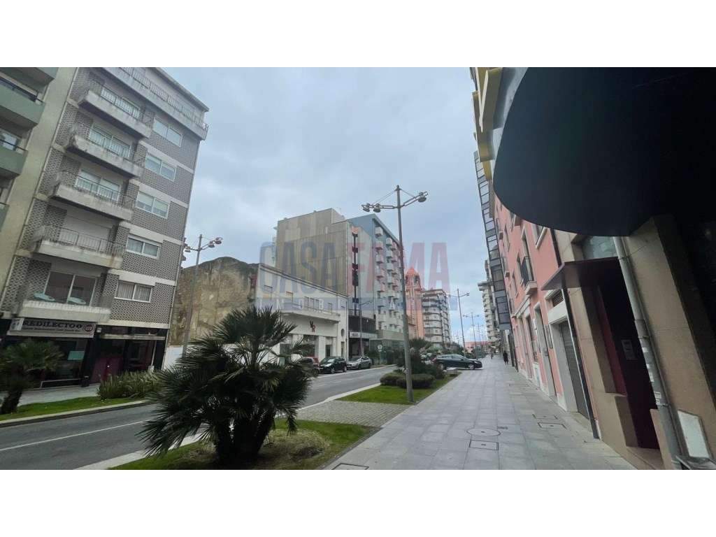 Garagem fechada Av. Mouzinho, Póvoa de Varzim - Grande imagem: 2/14