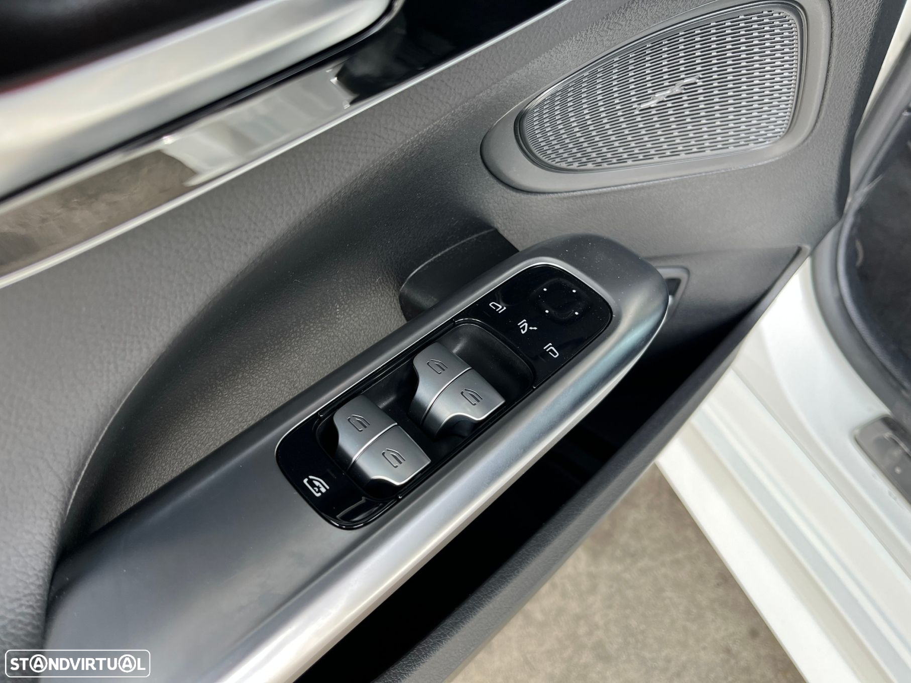 Mercedes-Benz C 300 e AMG Line - 14