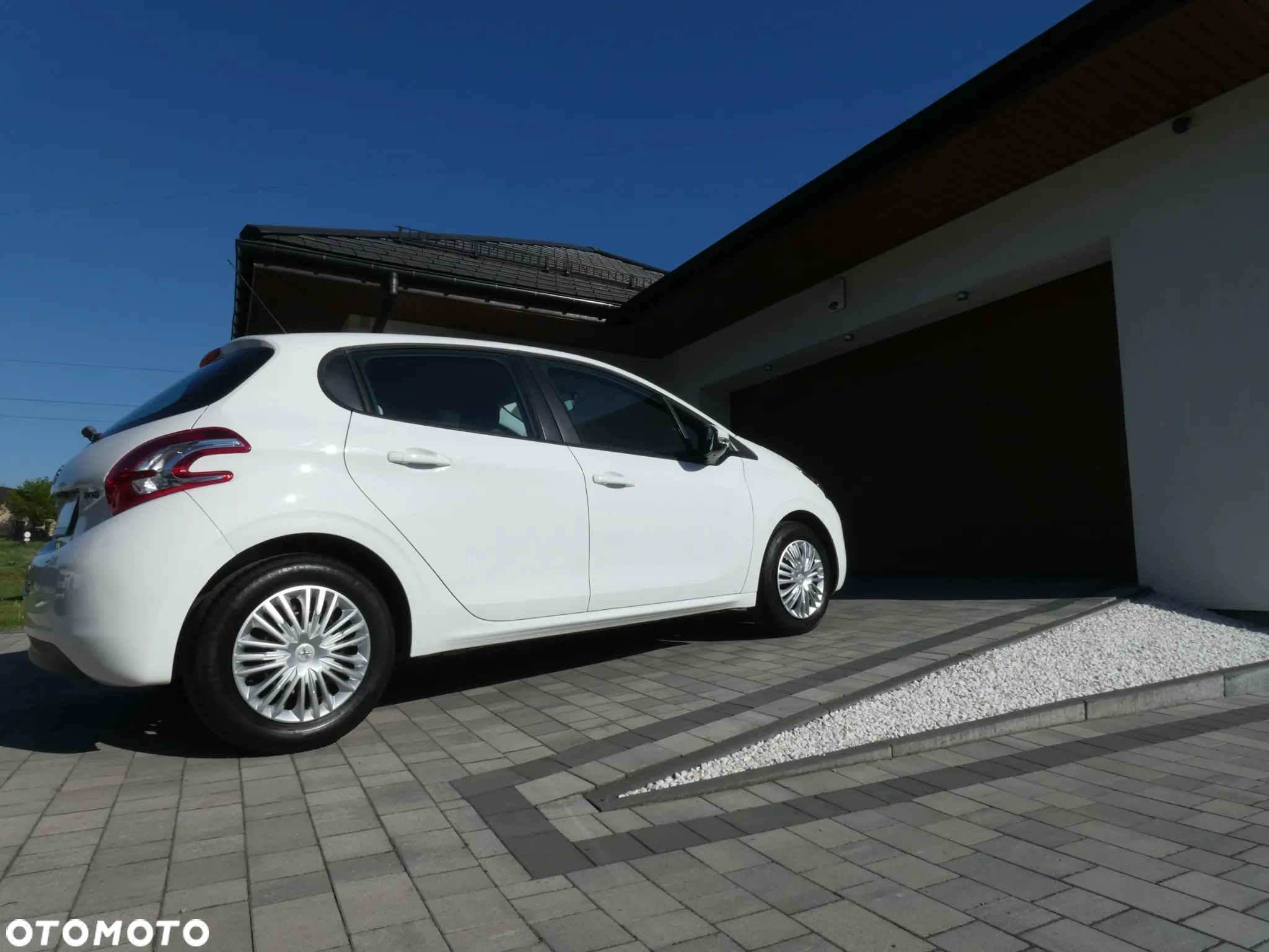 Peugeot 208 - 4