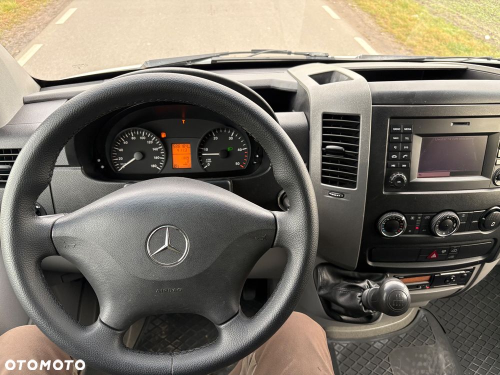 Mercedes-Benz Sprinter - 10