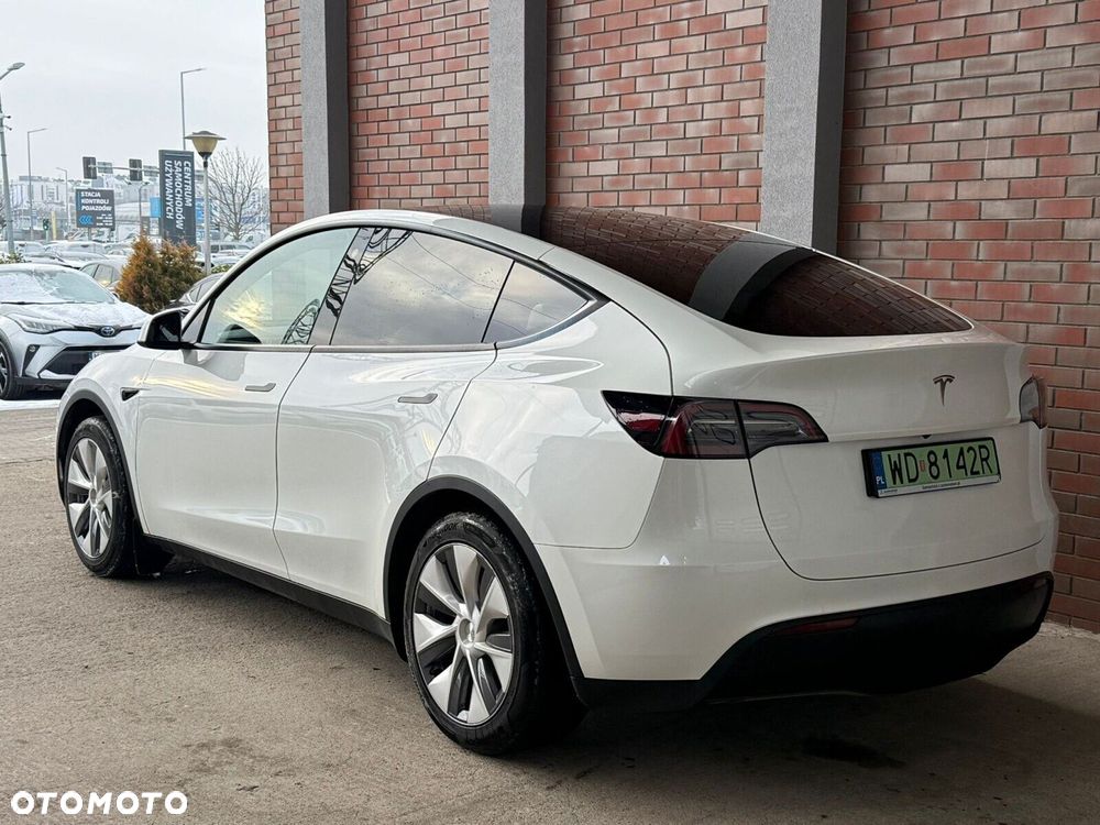 Tesla Model Y - 6