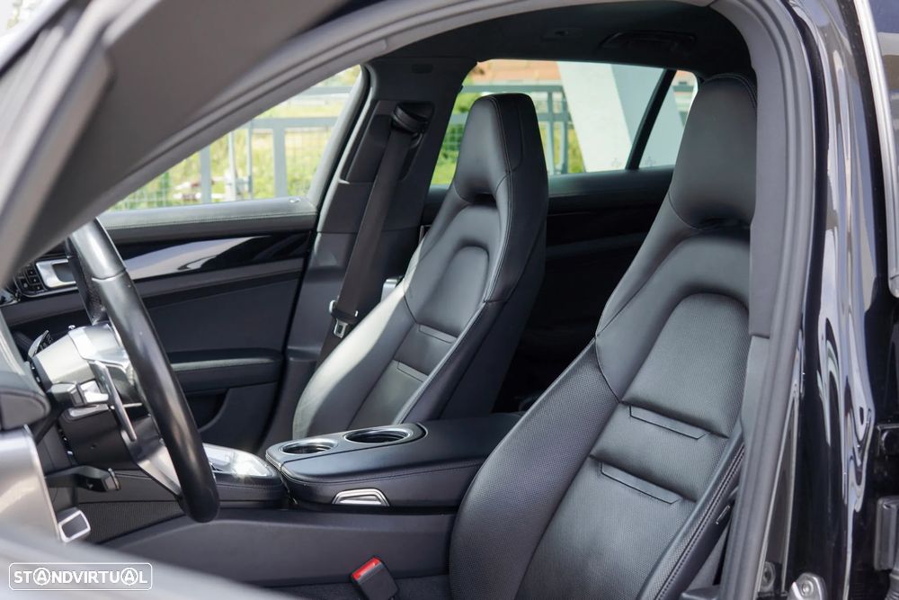 Porsche Panamera 4 E-Hybrid 10 Years Edition - 14