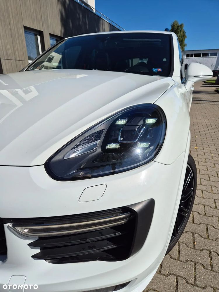 Porsche Cayenne GTS - 3