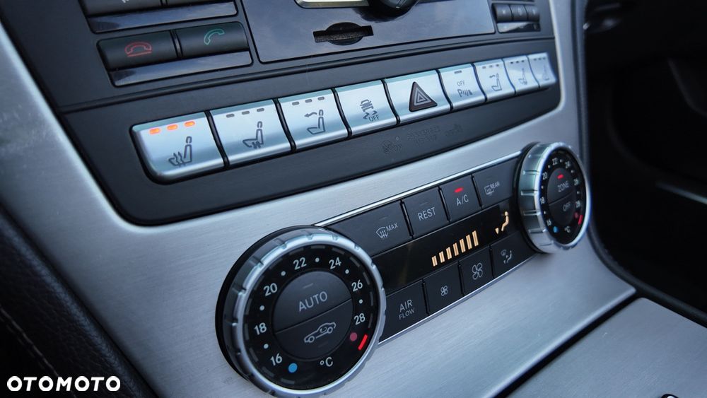 Mercedes-Benz SL - 25
