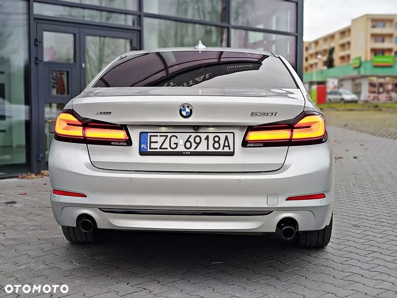 BMW Seria 5 530i xDrive Sport Line - 9