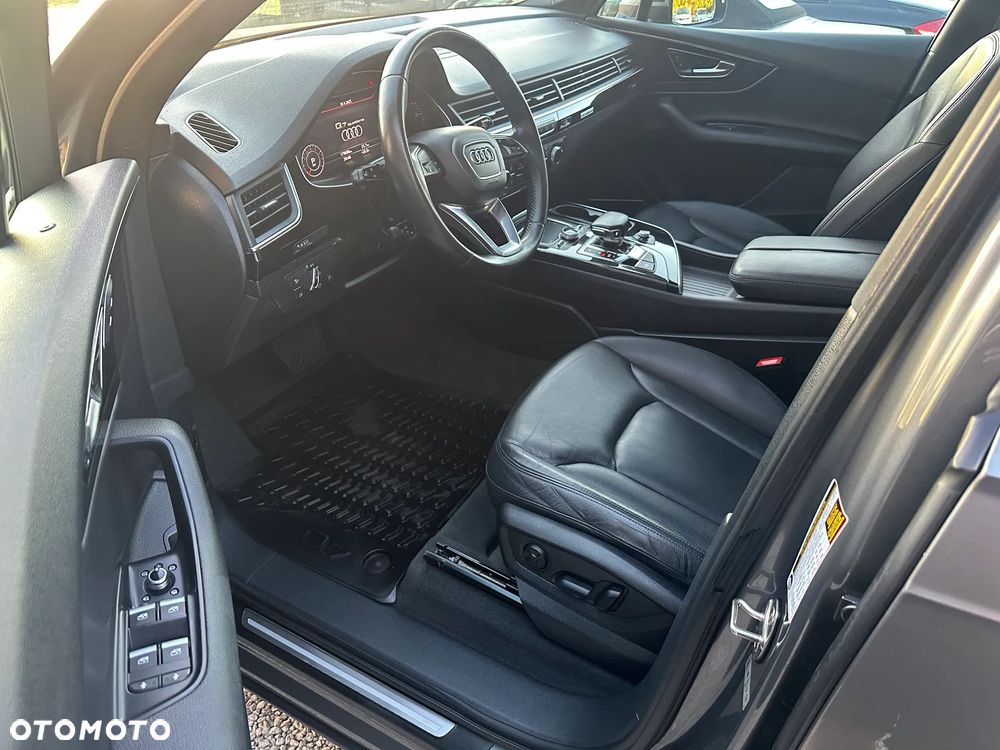 Audi Q7 3.0 TFSI Quattro Tiptronic - 16