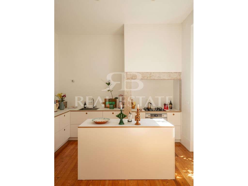 T4 Renovado + Jardim | Centro Lisboa - Grande imagem: 2/23