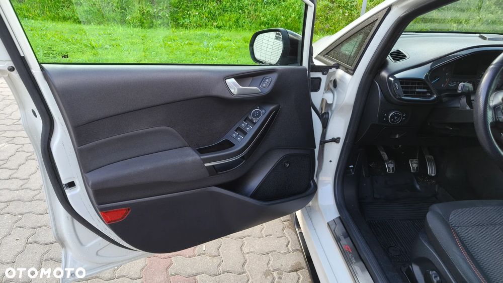 Ford Fiesta - 12