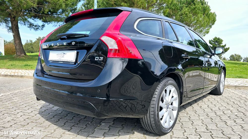 Volvo V60 2.0 D3 Summum - 12